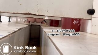 Beautiful women pooping in the toilet 144