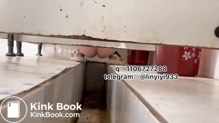 Beautiful women pooping in the toilet 144