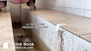 Beautiful women pooping in the toilet 147