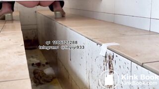 Beautiful women pooping in the toilet 147