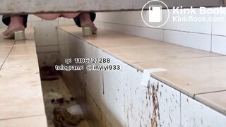 Beautiful women pooping in the toilet 147