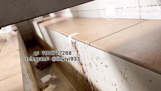 Beautiful women pooping in the toilet 148