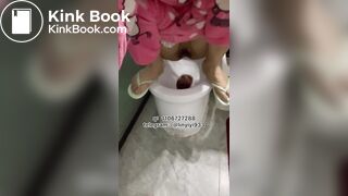 Beautiful women pooping in the toilet 152