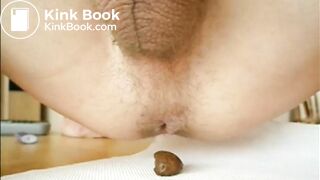 Regarde-moi chier et bander contre ma merde pour éjaculer dessus