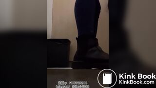 Beautiful women pooping in the toilet 153