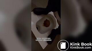 Beautiful women pooping in the toilet 153