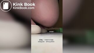 Beautiful women pooping in the toilet 154