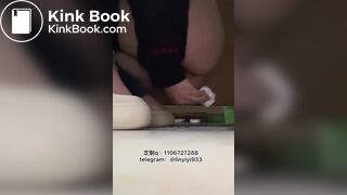 Beautiful women pooping in the toilet 154