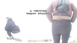 Beautiful women pooping in the toilet 157