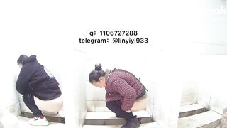 Beautiful women pooping in the toilet 157