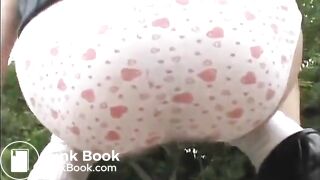 Naughty Japan Schoolgirls - Pooping their knickers outside