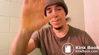 MALE EATING SHIT (Primate)