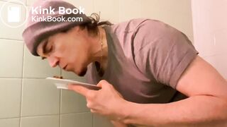 MALE EATING SHIT (Primate)