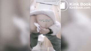 Beautiful women pooping in the toilet 172