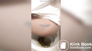 Beautiful women pooping in the toilet 173