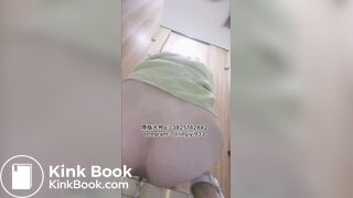 Beautiful women pooping in the toilet 182