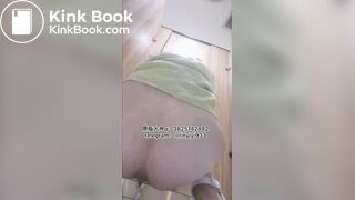 Beautiful women pooping in the toilet 182