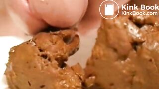 Boudin fécal sodomisant mon anus béant, sperme dégoulinant en gros plan