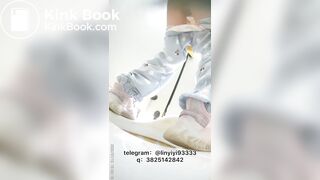 Girl pooping in toilet 008