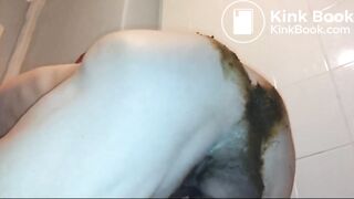 Caca dans la main, jeux scatos, étalage et éjaculation