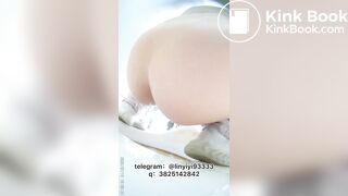 Girl pooping in toilet 018