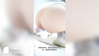 Girl pooping in toilet 018