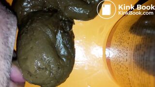 Vidange fécale consistante, dégustation étalage intégral, éjaculation scato