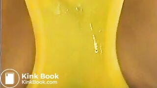 Japanese Bloomers - Pissing in yellow bloomers