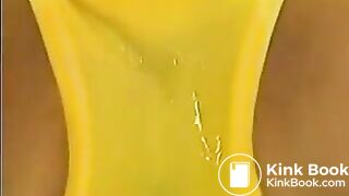 Japanese Bloomers - Pissing in yellow bloomers