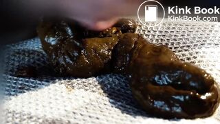 J'ai envie de jouer avec mon caca et me faire éjaculer pour toi