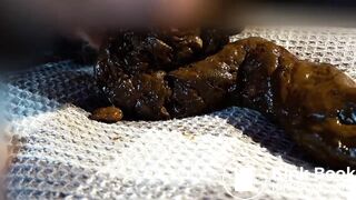 J'ai envie de jouer avec mon caca et me faire éjaculer pour toi