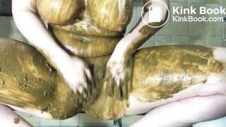 Chubby blonde SCAT smearing