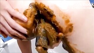 Milf smearing shit and fisting