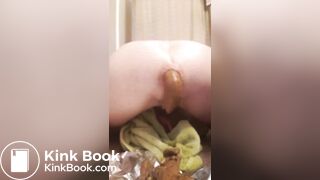 Z Z - Huge Pooping Milf