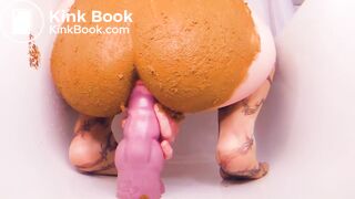 Betty smears shit and uses dildo