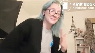 E-Girl Cutie Explains How Her Bowels Works