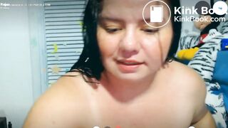 Fat whore smears shit all over herself