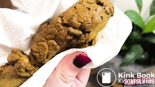 Trans Babe with Rough Heels Shits a Big Log