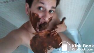 Beautiful milf eat and smear scat