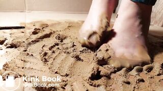 Pantyhose jeans and puppy cake 1