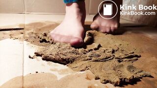 Pantyhose jeans and puppy cake 1