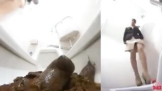 many girls poop in same broken toilet japanese
