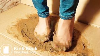 slowmotion pantyhose asian shitty feet