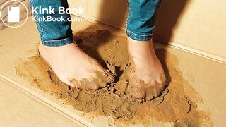 slowmotion pantyhose asian shitty feet