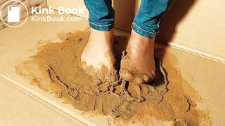 slowmotion pantyhose asian shitty feet