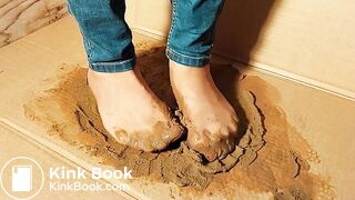 slowmotion pantyhose asian shitty feet