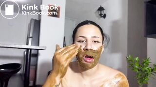 chubby Columbian woman scatplay