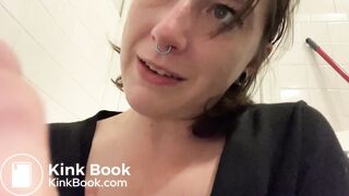 Dirty buttplug sucking