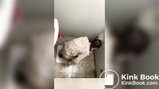 Beautiful women pooping in the toilet 74