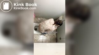 Beautiful women pooping in the toilet 74